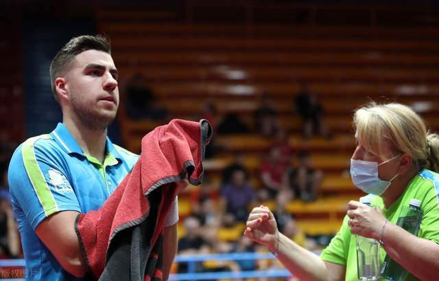 简单的红牌 简单的红牌