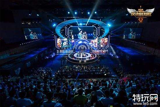 展中扮演着 展中扮演着