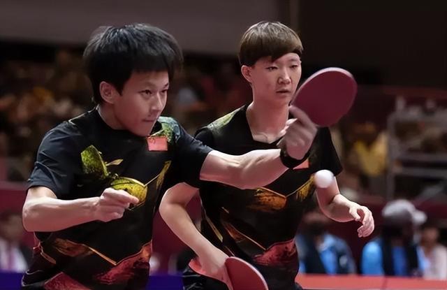 的电梯门 的电梯门